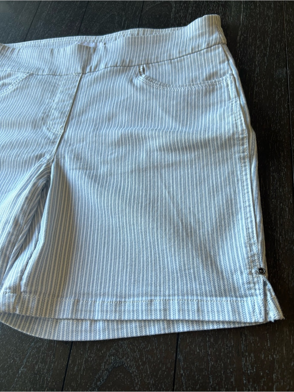 Liz Claiborne 2 Pairs Size 10 Pull-On Denim Shorts - Picture 6 of 12